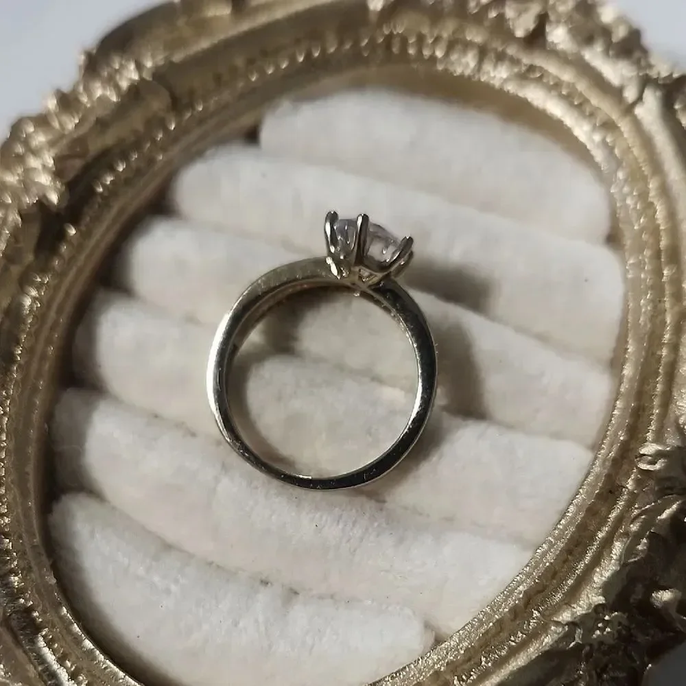 Elegant Gold Tone Women's Ring Size 8